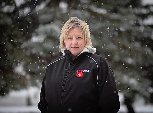 JESSICA LEE / WINNIPEG FREE PRESS

Shannon McAteer, CUPE Manitoba Health Coordinator, poses for a portrait on November 11, 2021 at Red River College main campus.







