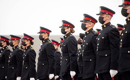 Mike Sudoma / Winnipeg Free Press
Graduates of RCMP Recruit Class # 165 stand in line during their graduation ceremony at the RBC Convention Centre Friday
November 12, 2021