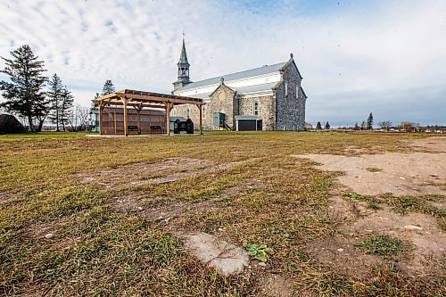 MIKAELA MACKENZIE / WINNIPEG FREE PRESS



Foundations of the Pine Creek Residential School behind the Our Lady of Seven Sorrows Church on Wednesday, Oct. 27, 2021. For Melissa Martin story.

Winnipeg Free Press 2021.