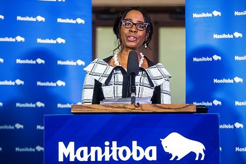 MIKAELA MACKENZIE / WINNIPEG FREE PRESS

Health and seniors care minister Audrey Gordon announces a new student nursing employment program in Winnipeg on Monday, Nov. 15, 2021. For Maggie story.
Winnipeg Free Press 2021.