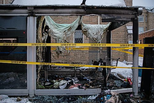 JESSICA LEE / WINNIPEG FREE PRESS

A bus shelter photographed on November 15, 2021 at Broadway and Osborne is taped off following a fire.

Reporter: Joyanne







