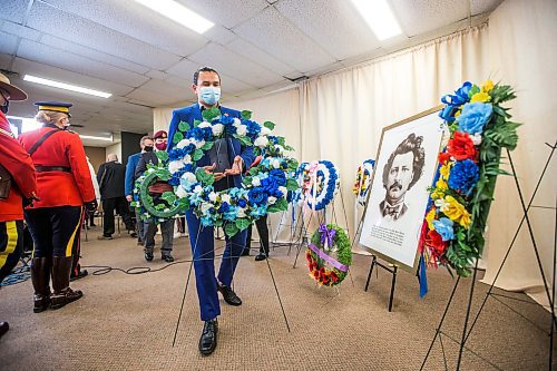 MIKAELA MACKENZIE / WINNIPEG FREE PRESS

NDP leader Wab Kinew lays a wreath at an event commemorating Louis Riel on the anniversary of his execution at the MMF head office in Winnipeg on Tuesday, Nov. 16, 2021. For Carol Sanders story.
Winnipeg Free Press 2021.