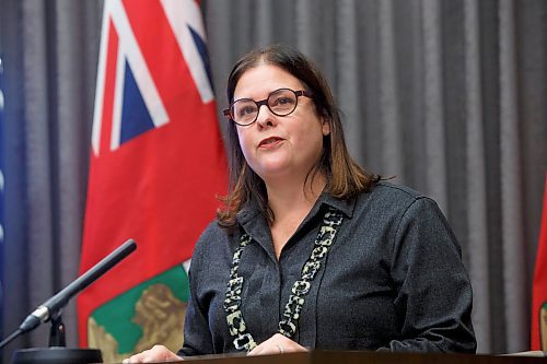 MIKE DEAL / WINNIPEG FREE PRESS
Premier Heather Stefanson and Health and Seniors Care Minister Audrey Gordon along with a virtual Dr. Joss Reimer, medical lead, Vaccine Implementation Task Force, announce that Manitoba is ready to launch the next phase of Manitoba&#x2019;s vaccine campaign to protect children ages five to 11 from COVID-19, during a press conference at the Manitoba Legislative building Wednesday afternoon.
211117 - Wednesday, November 17, 2021.