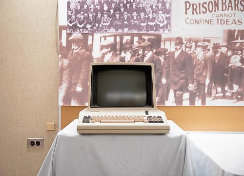 JESSICA LEE / WINNIPEG FREE PRESS

An old computer is photographed in the Manitoba Museum archives on November 15, 2021.

Reporter: Brenda








