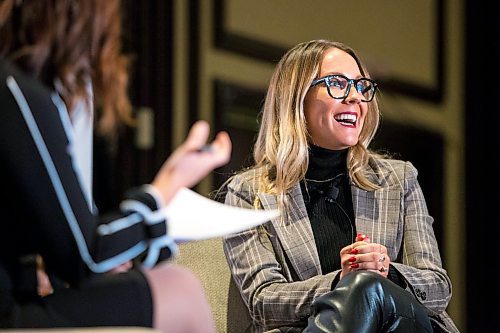 MIKAELA MACKENZIE / WINNIPEG FREE PRESS

Kathleen Prendiville, partner lead at Google Canada, speaks to moderator Liz Choi at a Chamber of Commerce luncheon at the Fairmont in Winnipeg on Thursday, Nov. 18, 2021. For Gabrielle story.
Winnipeg Free Press 2021.