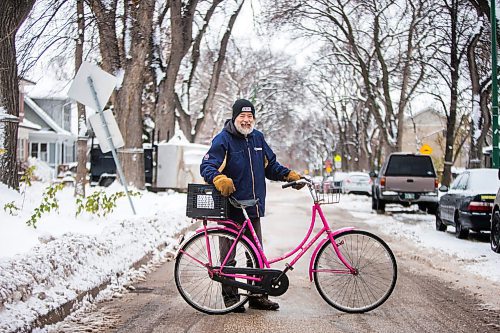 MIKAELA MACKENZIE / WINNIPEG FREE PRESS



Cyclist Tim Brandt poses for a photo with his bike in Winnipeg on Tuesday, Nov. 16, 2021. For Janine LeGal story.

Winnipeg Free Press 2021.