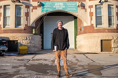 MIKAELA MACKENZIE / WINNIPEG FREE PRESS

Free Press reporter Ryan Thorpe poses for a portrait in front of the Minto Armoury, where Patrik Mathews was at one point stationed, in Winnipeg on Friday, Nov. 19, 2021. For Ryan Thorpe story.
Winnipeg Free Press 2021.