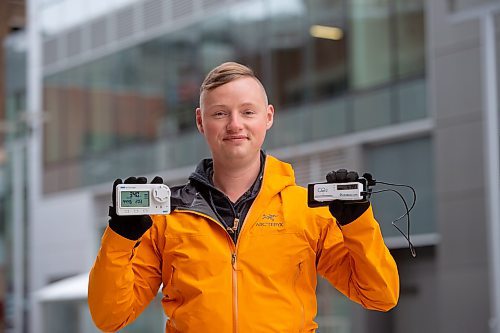 Mike Sudoma / Winnipeg Free Press
Matt Froese shows off Co2 detection devices Friday afternoon
November 19, 2021