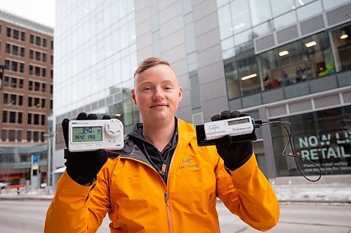Mike Sudoma / Winnipeg Free Press
Matt Froese shows off Co2 detection devices Friday afternoon
November 19, 2021