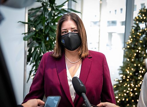 JESSICA LEE / WINNIPEG FREE PRESS

Premier Heather Stefanson is photographed in a press scrum after giving opening remarks at the Association of Manitoba Municipalities conference at RBC Conference Centre on November 22, 2021. 

Reporter: Carol







