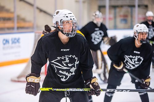 MIKAELA MACKENZIE / WINNIPEG FREE PRESS

Bisons player Brielle Dacquay-Neveux (2) skates at practice at the Wayne Fleming Arena in Winnipeg on Wednesday, Nov. 24, 2021. For Mike Sawatzky story.
Winnipeg Free Press 2021.