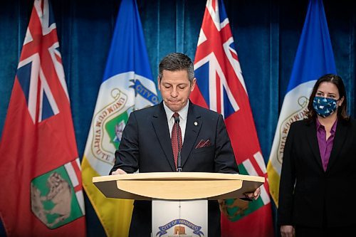 JESSICA LEE / WINNIPEG FREE PRESS

Mayor Brian Bowman and Premier Heather Stefanson announce they will be working together at City Hall on November 24, 2021

Reporter: Joyanne










