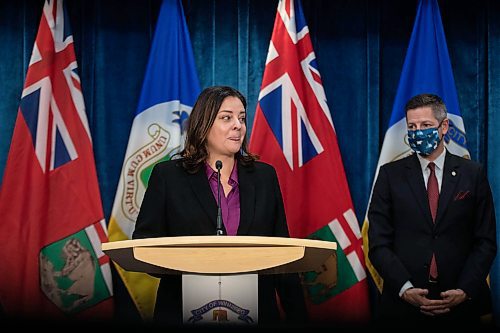 JESSICA LEE / WINNIPEG FREE PRESS

Mayor Brian Bowman and Premier Heather Stefanson announce they will be working together at City Hall on November 24, 2021

Reporter: Joyanne










