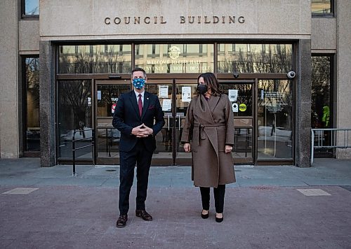 JESSICA LEE / WINNIPEG FREE PRESS

Mayor Brian Bowman and Premier Heather Stefanson meet at City Hall on November 24, 2021

Reporter: Joyanne










