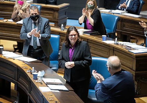 JESSICA LEE / WINNIPEG FREE PRESS

Ministers and MLAs clap for Premier Stefanson&#x2019;s throne speech the previous day on November 24, 2021

Reporter: Carol











