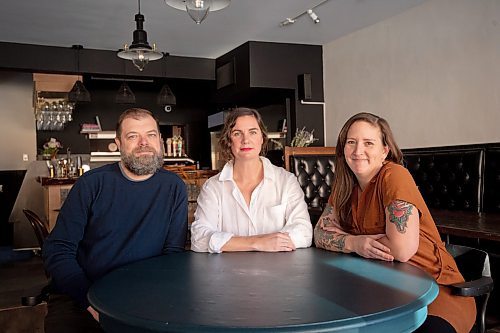 Mike Sudoma / Winnipeg Free Press
(Left to right) Brian Johnson, Rachael King, and Pamela Kirkpatrick of Bonnie Day (formerly Ruby West cafe) Wednesday afternoon
November 24, 2021