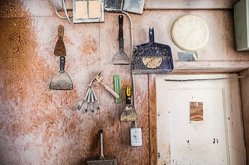 MIKAELA MACKENZIE / WINNIPEG FREE PRESS

Tools hang on the wall at VV Loft in Winnipeg on Saturday, Nov. 20, 2021. For Ben Waldman story.
Winnipeg Free Press 2021.