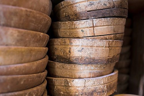 MIKAELA MACKENZIE / WINNIPEG FREE PRESS

Wooden dishes at VV Loft in Winnipeg on Saturday, Nov. 20, 2021. For Ben Waldman story.
Winnipeg Free Press 2021.