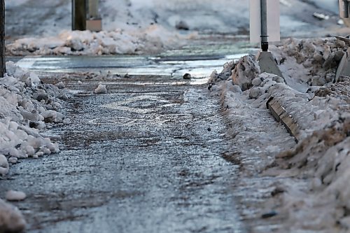 SHANNON VANRAES / WINNIPEG FREE PRESS
The McDermot Ave. bike lane on November 27, 2021.