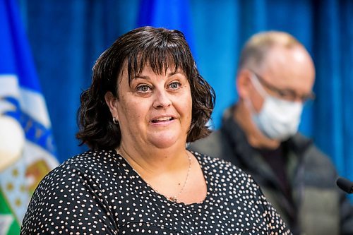 MIKAELA MACKENZIE / WINNIPEG FREE PRESS

Colleague Jennifer Holland speaks after sportscaster Bob Irving was surprised with a Community Service Award at City Hall in Winnipeg on Monday, Nov. 29, 2021. For Joyanne story.
Winnipeg Free Press 2021.