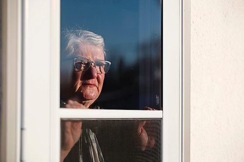 JOHN WOODS / WINNIPEG FREE PRESS
Barbara Halabut is photographed at her home in Winnipeg on Monday, November 29, 2021. Her husband Greg has been ill and a participant in the health care system and she is annoyed at some of the care they&#x576;e received.

Re: