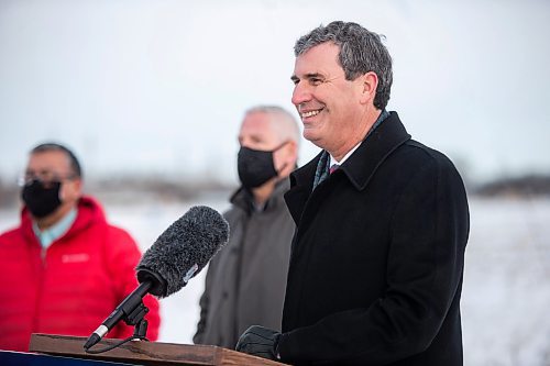 MIKAELA MACKENZIE / WINNIPEG FREE PRESS



Central services minister Reg Helwer speaks at an Xplornet communications Inc. announcement in Grande Pointe on Tuesday, Nov. 30, 2021. For Martin Cash story.

Winnipeg Free Press 2021.