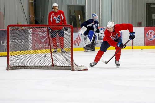 MIKE DEAL / WINNIPEG FREE PRESS
Manitoba Moose' Leon Gawanke (9) during practice at BellMTS IcePlex Tuesday.
211130 - Tuesday, November 30, 2021.