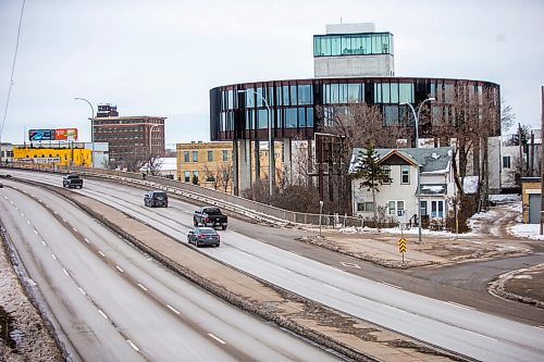 MIKAELA MACKENZIE / WINNIPEG FREE PRESS

The &quot;flying saucer&quot; condo building near the Disraeli Bridge in Winnipeg on Tuesday, Nov. 30, 2021. For Alison Gillmor story.
Winnipeg Free Press 2021.