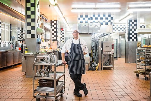 MIKAELA MACKENZIE / WINNIPEG FREE PRESS

Oval Room chef de cuisine Mathieu  Bellemare poses for a portrait in the kitchens at the Fort Garry Hotel in Winnipeg on Wednesday, Dec. 1, 2021. For Ben Sigurdson story.
Winnipeg Free Press 2021.