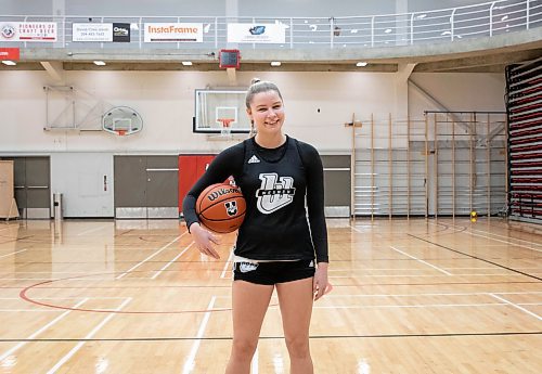 JESSICA LEE / WINNIPEG FREE PRESS

Wesmen basketball player Anna Kernaghan is photographed before practice at the Duckworth Centre on December 1, 2021.

Reporter: Mike S









