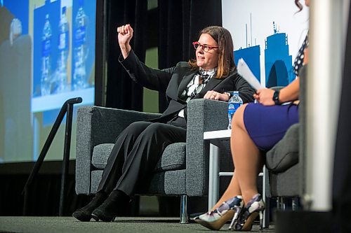 MIKAELA MACKENZIE / WINNIPEG FREE PRESS

Premier Heather Stefanson raises a fist to the youth at a fireside chat with Winnipeg Chamber board chair Liz Choi at a Chamber of Commerce luncheon at the RBC Convention Centre in Winnipeg on Thursday, Dec. 2, 2021. For Carol/Tom story.
Winnipeg Free Press 2021.