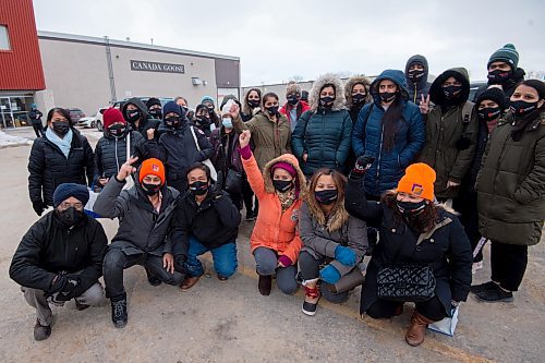 Mike Sudoma / Winnipeg Free Press
Workers and union organizers (left to right) Manmohan Sidhu, Aseem Saraswat, Alelie Olivieros, Jacqueline Gambalan, Allan Mendoza, and Mildred Caldo celebrate outside of Canada Goose Thursday afternoon after a successful union certification vote
December 2, 2021