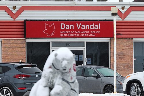 SHANNON VANRAES / WINNIPEG FREE PRESS
The constituency office of Dan Vandal, Member of Parliament for Saint Boniface&#x2014;Saint Vital, on December 5, 2021.
