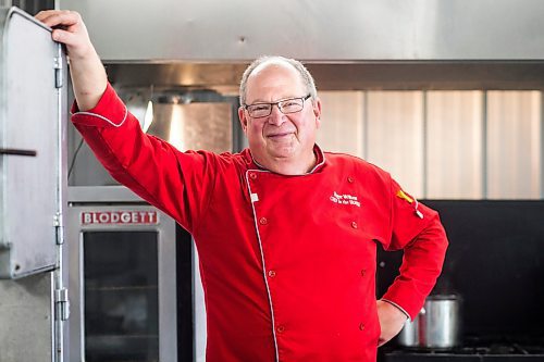 MIKAELA MACKENZIE / WINNIPEG FREE PRESS

Roger Wilton poses for a portrait while making soup in his commercial kitchen near Beausejour on Monday, Dec. 13, 2021. For Dave Sanderson story.
Winnipeg Free Press 2021.