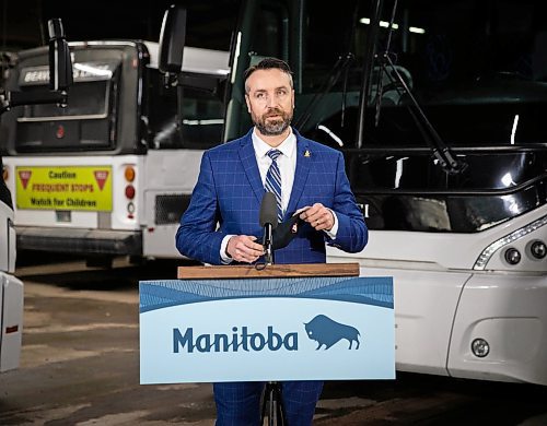 JESSICA LEE / WINNIPEG FREE PRESS

Lagimodi&#xe8;re MLA Andrew Smith announces a $1.92-million program to support bus and air charter companies affected by the COVID-19 pandemic on December 13, 2021 at Beaver Buslines head office.

Reporter: Gabby










