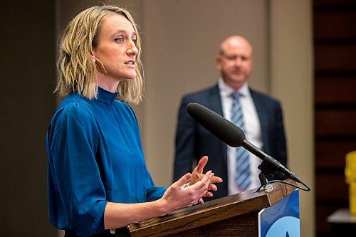 MIKAELA MACKENZIE / WINNIPEG FREE PRESS

Dr. Joss Reimer, medical lead of the Vaccine Implementation Task Force, speaks at a press conference at the RBC Convention Centre supersite on Wednesday, Dec. 15, 2021. For Katie/Danielle story.
Winnipeg Free Press 2021.