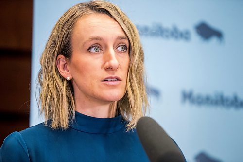 MIKAELA MACKENZIE / WINNIPEG FREE PRESS

Dr. Joss Reimer, medical lead of the Vaccine Implementation Task Force, speaks at a press conference at the RBC Convention Centre supersite on Wednesday, Dec. 15, 2021. For Katie/Danielle story.
Winnipeg Free Press 2021.