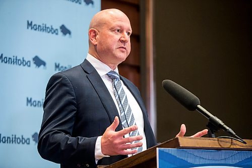 MIKAELA MACKENZIE / WINNIPEG FREE PRESS

Dr. Brent Roussin, chief provincial public health officer, speaks at a press conference at the RBC Convention Centre supersite on Wednesday, Dec. 15, 2021. For Katie/Danielle story.
Winnipeg Free Press 2021.