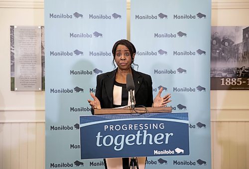 JESSICA LEE / WINNIPEG FREE PRESS

Health and Seniors Care Minister Audrey Gordon speaks to media at Universit&#xe9; de Saint-Boniface on December 15, 2021. The Manitoba government is investing $19.5 million to add 259 nurse training seats starting this year at five post-secondary institutions across the province as part of its multi-year plan to add close to 400 seats.

Reporter: Carol












