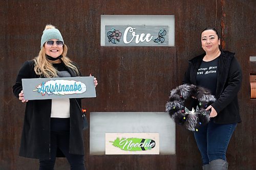 RUTH BONNEVILLE / WINNIPEG FREE PRESS

ENT -  Indigenous Artisan market

Shylo Swan (hat) and Renata Meconse are excited to promote the upcoming Indigenous Artisan Market happening this weekend at Canad Inns' Polo location.

See story.

Dec 15th,  2021
