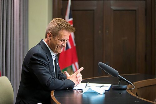 MIKAELA MACKENZIE / WINNIPEG FREE PRESS

Infrastructure Minister Ron Schuler speaks at a press conference at the Manitoba Legislative Building in Winnipeg on Thursday, Dec. 16, 2021. For Danielle/Carol story.
Winnipeg Free Press 2021.