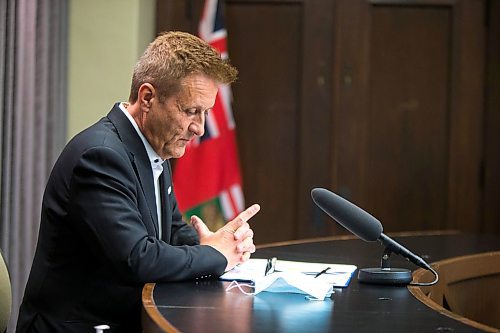 MIKAELA MACKENZIE / WINNIPEG FREE PRESS

Infrastructure Minister Ron Schuler speaks at a press conference at the Manitoba Legislative Building in Winnipeg on Thursday, Dec. 16, 2021. For Danielle/Carol story.
Winnipeg Free Press 2021.