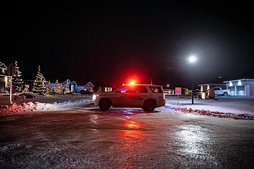 JESSICA LEE / WINNIPEG FREE PRESS

A RCMP car blocks the residential street that Dr. Brent Roussin allegedly lives on in Headingley, Manitoba, on December 16, 2021. A protest was held earlier, the group intended to send a message to Roussin and other politicians, saying that they are watching them and won&#x2019;t be told what to do.













