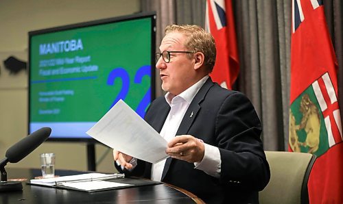 RUTH BONNEVILLE / WINNIPEG FREE PRESS

LOCAL - finance

Finance Minister Scott Fielding presents the 
2021-22 Mid-Year Report &#x2013; Fiscal and Economic Update at a press conference at Legislative Building, Friday.

Dec 17th,  2021
