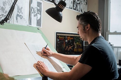 Mike Sudoma / Winnipeg Free Press
Comic Artist, Evan Quiring works on a sketch in his home studio for the 2nd issue of his comic series, Murder City Devil, which Quiring hopes to have released spring of 2022
December 19, 2021 