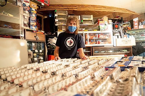 Mike Sudoma / Winnipeg Free Press
Collector Cal Weird, and his collection of hundreds of Wayne Gretzky Hockey players.
December 16, 2021 