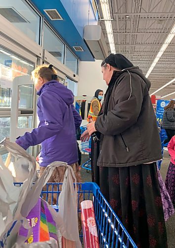 Madison Ushakas / Twitter

Maskless patrons at Walmart in Winkler on Saturday, December 18, 2021.

Winnipeg Free Press - 2021


