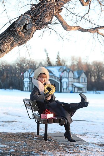 RUTH BONNEVILLE / WINNIPEG FREE PRESS
 

ENT - music matters

Opera singer,  Lara Ciekiewicz has fun having her picture taken with her freshly baked, traditional Ukrainian bread at Assiniboine Park late in the afternoon Monday.  

Photos for feature on Lara Ciekiewicz... &quot;wonder of childhood&quot; and &quot;magic of life&quot;,  some of her responses during her interview.   From 
.

Dec 20th,  2021
