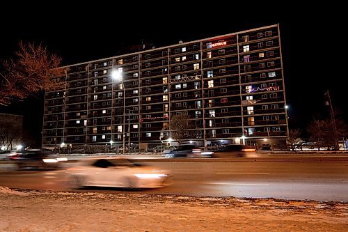 Mike Sudoma / Winnipeg Free Press
Sidney (Sid) Farmer&#x2019;s father&#x2019;s infamous &#x201c;Humbug&#x201d; light display which shines bright from his former apartment&#x2019;s balcony which faces the Route 90 underpass near Polo Park
December 20, 2021 