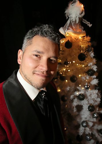 SHANNON VANRAES / WINNIPEG FREE PRESS

Don Amero on stage at the Burton Cummings Theatre in Winnipeg on December 6, 2019 after performing songs from his new Christmas album.
